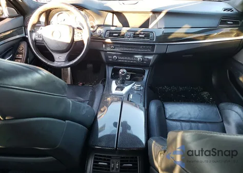 2013 BMW Motorrad M5 z USA, uszkodzony, nr VIN WBSFV9C51DD097076